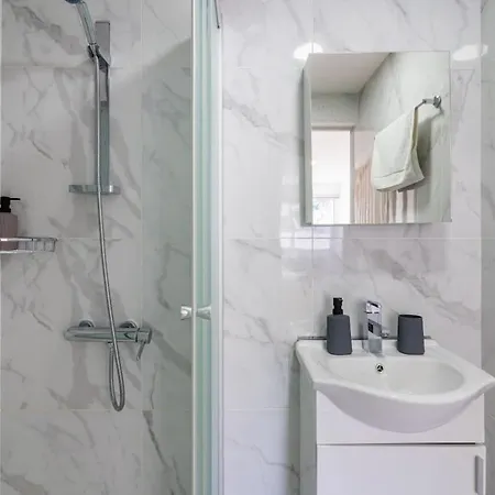 Tangerine Modern 1-br In Appartement