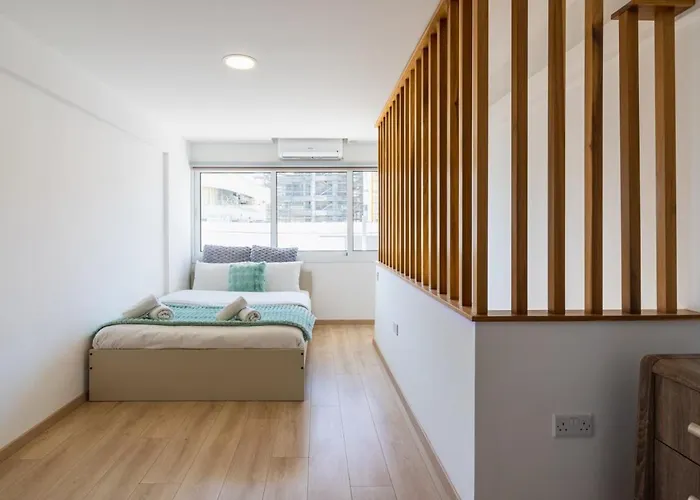 Tangerine Modern 1-br In アパート ラルナカ